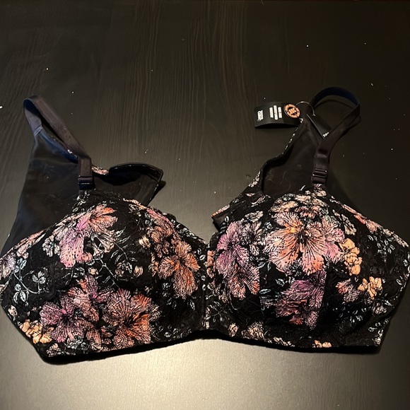 LIGHTLY LINED EVERYDAY WIRE-FREE BRA - LACE FLORAL WITH 360° BACK SMOOTHING™ - Picture 8 of 12